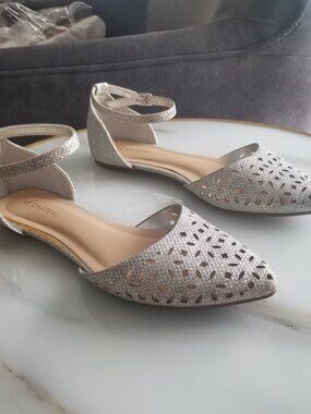 Silver Glitter Le Chateau Flats